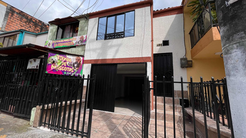 Casa Con Local Comercial En Campestre B