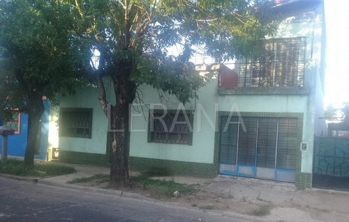 Imagen 2 de 12 de Venta Casa 3 Ambientes Cochera Triple Cubierta Ituzaingo Norte / Permuta En La Costa El 50%