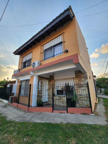 Venta Casa Tipo Dúplex 3 Dormitorios Villa De Mayo Con Cochera