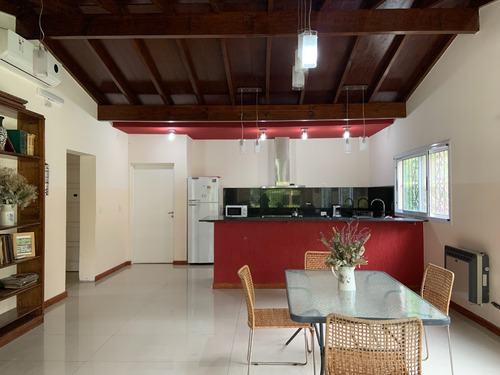 Imagen 2 de 12 de Quinta De Eventos Parrilla Pileta Casa De Huéspedes Quincho