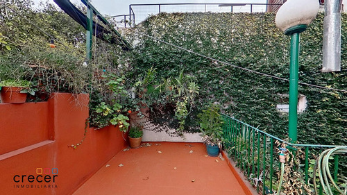 Hermosa Casa De Epoca De 4 Ambientes Con Terraza Y Patio