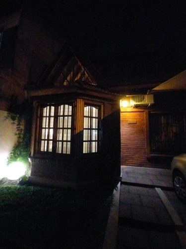 Ph Tipo Casa. Muy Amplio Con Acceso Individual.
