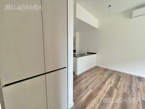 Departamento De 2 Ambientes A Estrenar Con Jardin Y Cochera