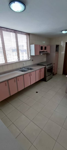 Se Vende Apto En San Isidro