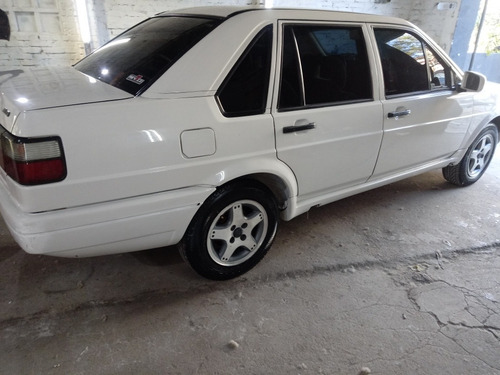 Imagem 3 de 5 de Volkswagen Santana 1.8 M .i