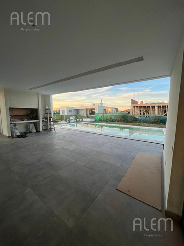 Casa A Estrenar En Venta En La Magdalena, Canning