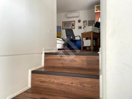 Casa En Venta De 3 Dorm. En La Florida