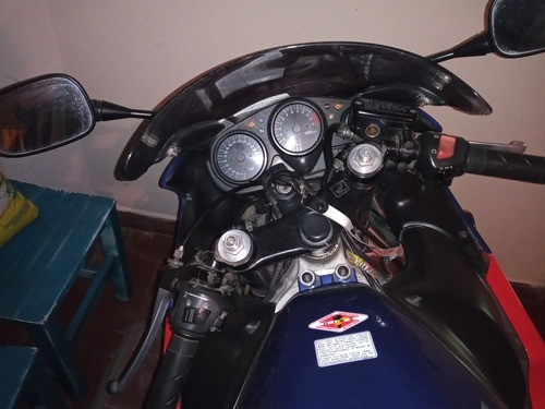 Imagen 13 de 18 de Honda Cbr 600 F4