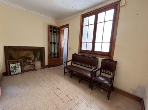 Venta Departamento De Época Con 6 Dormitorios Y 282m2 A Usd 640 Por M2 En Microcentro Rosario