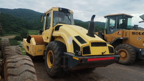 Vibrocompactador Bomag Bw219