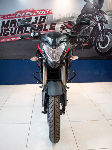 Bajaj Pulsar 200cc Ns Ug Negro 25d 2025