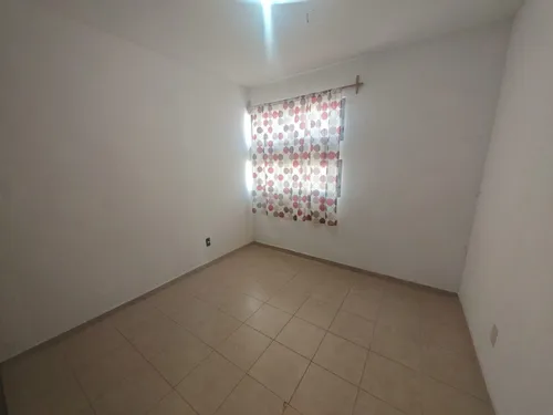 1 Nivel Con Reja Calle Cerrada Cerca De Junipero Serra Uteq/itq Y Facil Acceso Al Centro Y Juriquilla Fam. Pequeña O Rommies