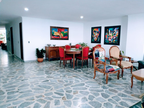 Venta Apartamento En Medellin Laureles, Cerca A La 80