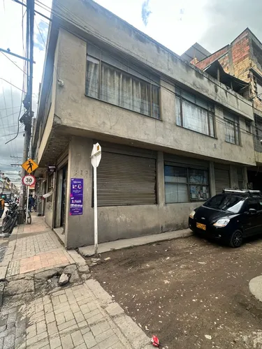 Casa En Venta!! Esquinera Con Local, Excelente Ubicación