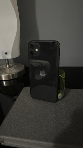 Apple iPhone 11 (64 Gb) - Negro (usado)