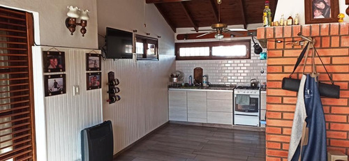 Excelente Chalet De 4 Ambientes Sobre Lote De 500m2