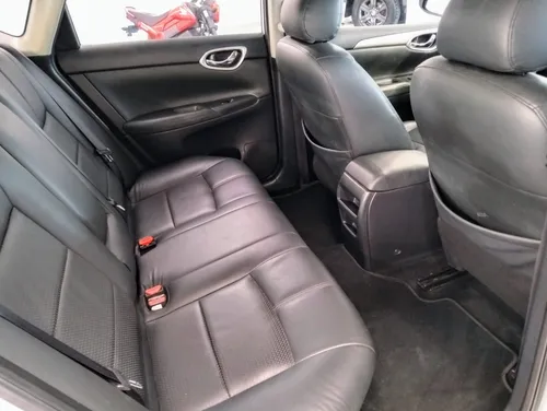Nissan Sentra 1.8 B17 Advance
