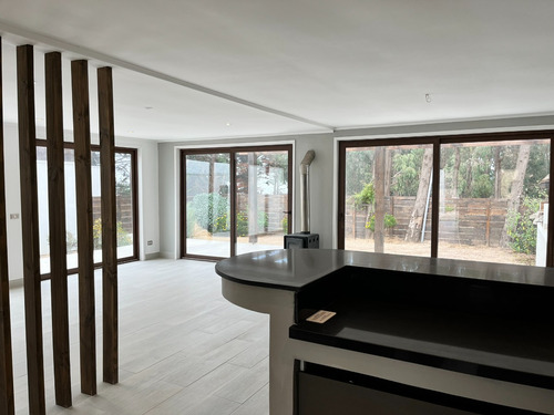 Casa En Venta En Maitencillo, A Pasos De La Playa Y Comercio