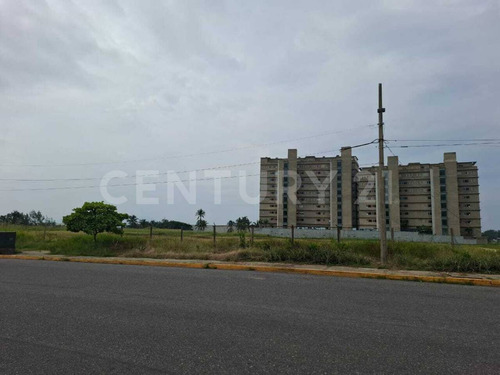 Terreno En Venta, En Av. Abraham Zabludovsky Col. Transportistas Coatzacoalcos