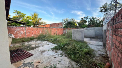 Casa, 3 Quartos, Sendo 1 Suite. Garagem 2 Carros Ou Mais