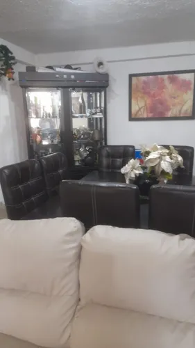 Hermosa Casa Dúplex Recién Renovada Con 4 Recamaras, Amplios Espacios Y Excelente Equipamiento