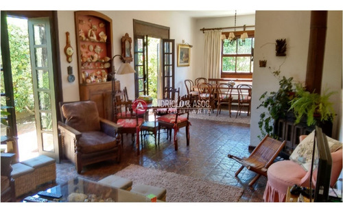 Casa En Venta, Peninsula, Punta Del Este, 4 Dormitorios.- Ref: 6618