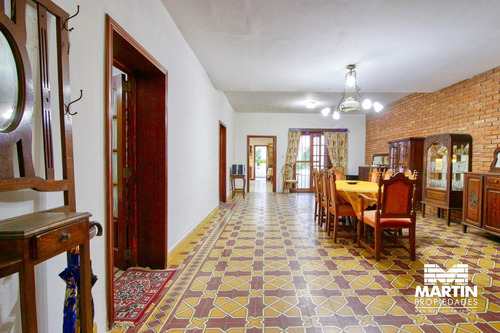 Casa En Venta 5 Amb Con Patio En Victoria