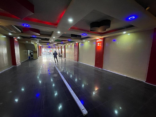 Local Comercial De 310 M2 Con Excelente Ubicación Y Flujo