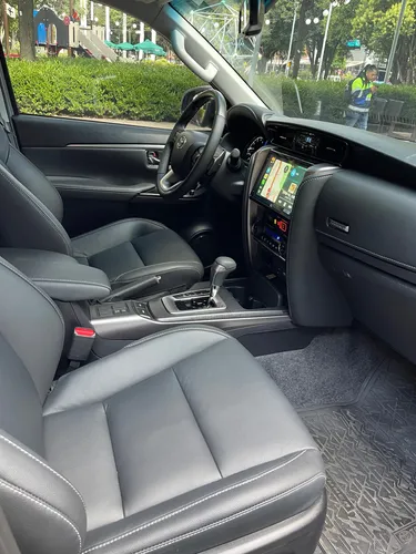 Toyota Fortuner 2.7 Srv At
