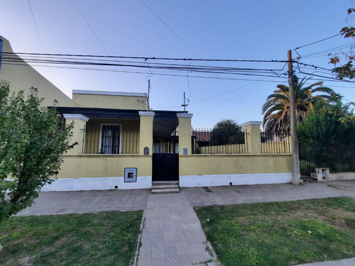 Casa Multiuso En Perfectas Condiciones Con Servicios De Gas Natural, Cloacas, Y Luz