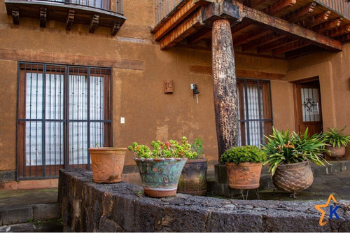 Residencia En Venta En Pátzcuaro Con Vista Al Lago