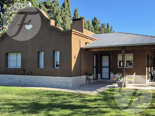 Casa Quinta En Venta Barrio Los Azahares, San Pedro