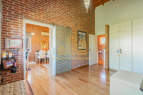 Excelente Casa 4 Ambientes + Playroom En Solares Del Talar C/ Piscina - Galeria - Parrilla - Lavadero - Riego - Ubicación Central