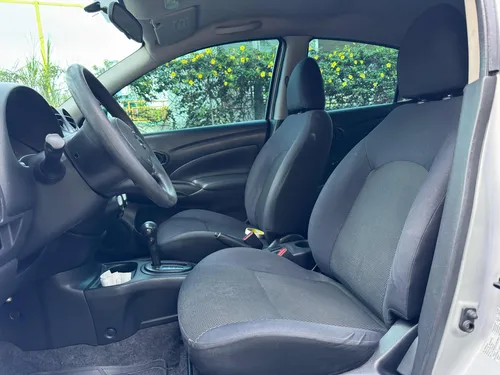 Nissan Versa 1.6 Sense