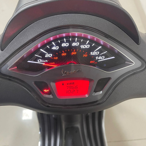 Vespa Sprint 150s 2018 Usada - 7.900 Km