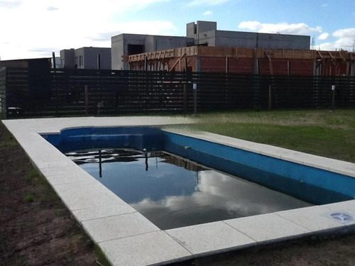 Casa En Venta - 4 Dormitorios 5 Baños - Nordelta