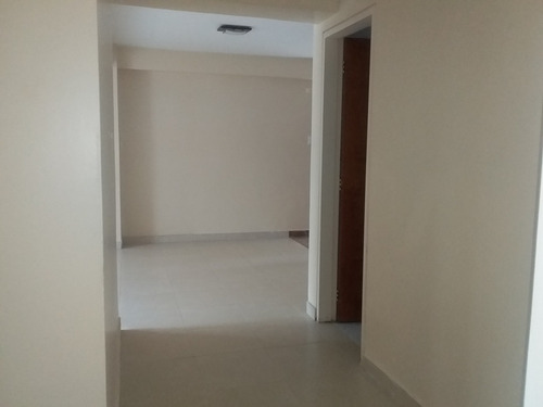 Imagen 8 de 14 de Venta Apartamento En Mañongo Res Santa Teresita 92,27 M2