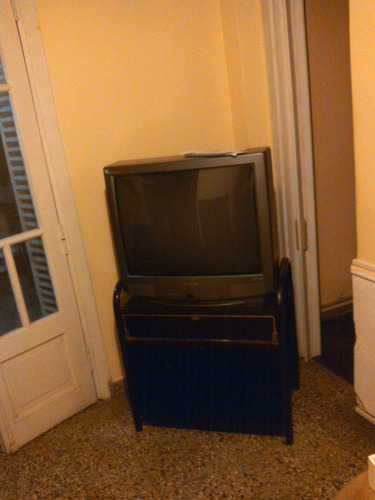 Televisor A Color 29 Tc_29a9a- Panablack-680mm Con Mesa