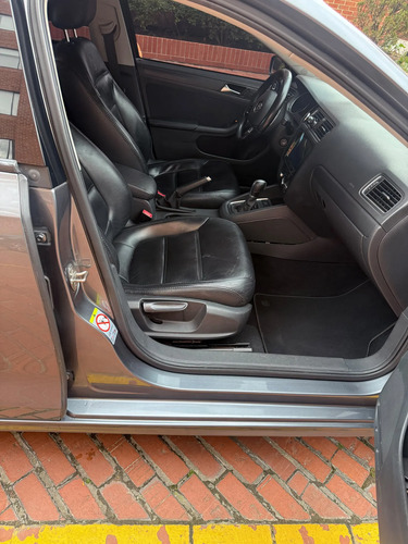 Volkswagen Jetta Comfortline 2.0 Automático  Modelo 2015 
