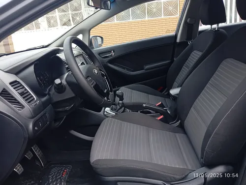 Kia Cerato Pro Sx 2nd Generacion 1.6cc Mt Aa