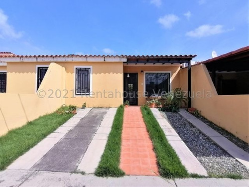 Imagen 1 de 30 de Casas En Venta El Amanecer Cabudare Lara. 3 Habitaciones 2 Baños 2 P/e Cod # 22 - 7781 Katty Vasquez Rentahouse 412 - 1498654 Contactame! Excelente Precio De Oportunidad E Inversion. Negociable !!!