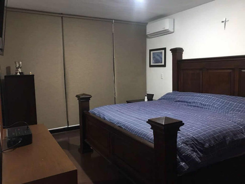 Casa De 3 Recámaras 3 Baños Completos Y Un Medio Baño