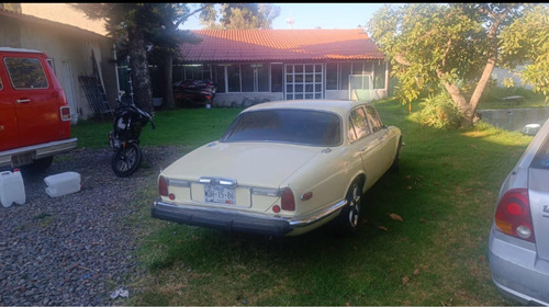 Jaguar Xj6