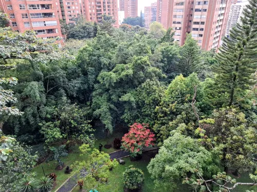 Apartamento En Venta Ubicado En El Poblado Sector Loma De Los Gonzalez (26528).