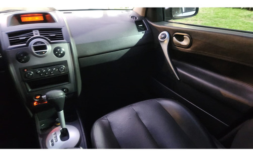 Renault Megane 2.0 DYNAMIQUE SEDAN 16V GASOLINA 4P AUTOMÁTICO