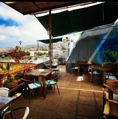 Local Comercial En Venta En Valparaíso, Hostal Restobar