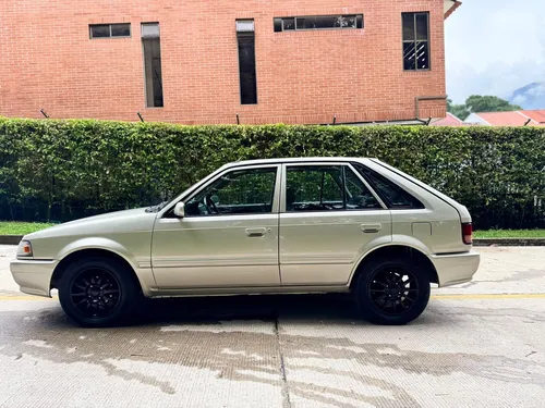 Mazda 323 1.3 Hs