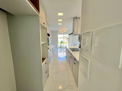 Imagem 15 de 15 de Casa Alto Padrão Em Condomínio Fechado No Bairro Da Barra A 5 Minutos Do Centro De Balneário Camboriú - 3967_1