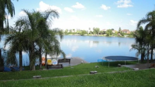 Imagen 8 de 26 de Excelente Casa Al Lago En Santa Bárbara. Muy Buena Calidad De Construccion!