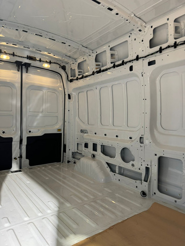 Ford Transit 2.2 Furgon Largo 350l